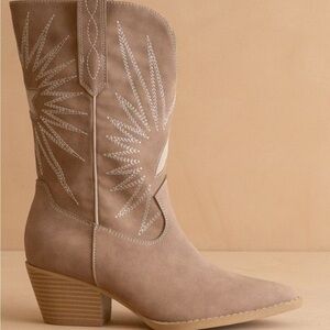 SALE Bristol Starbust boots by Oasis Society California 8.5